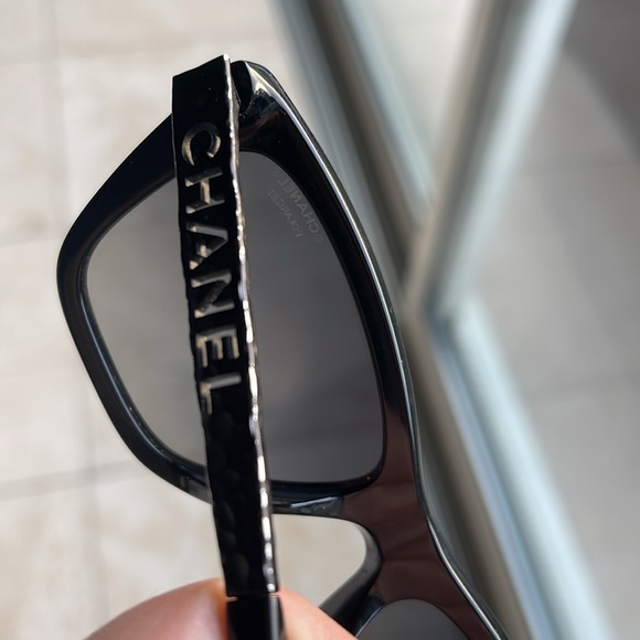 CHANEL SUNGLASSES AND LEATHER CASE !! Authentic Chanel polarized sunglasses - Picture 5 of 11